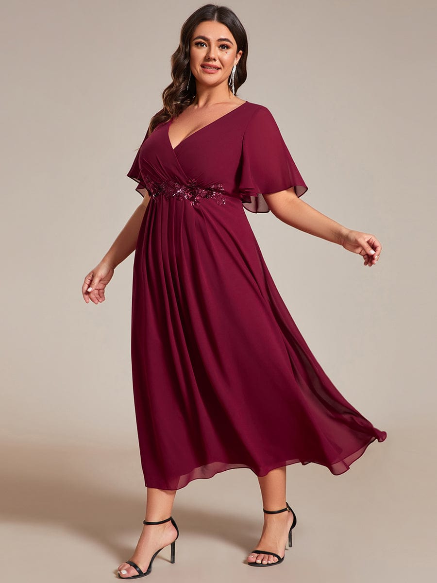 Plus Size V-Neck Chiffon Wedding Guest Dress with Waist Applique #color_Burgundy