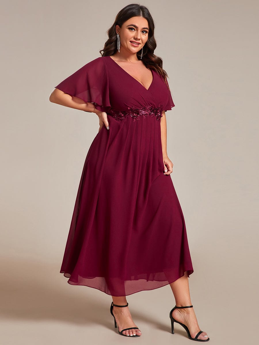 Plus Size V-Neck Chiffon Wedding Guest Dress with Waist Applique #color_Burgundy