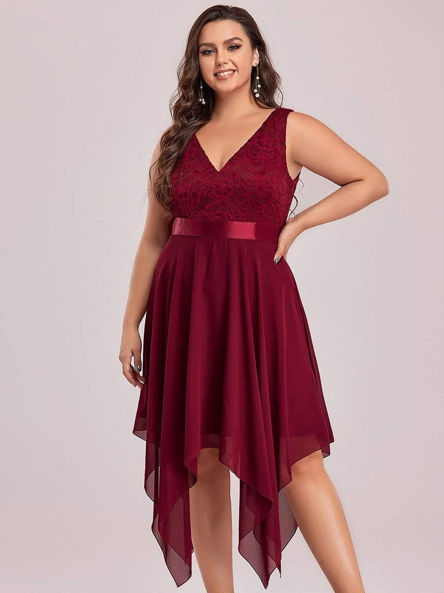 Plus Size Stunning V Neck Lace & Chiffon Prom Dress for Women #color_Burgundy