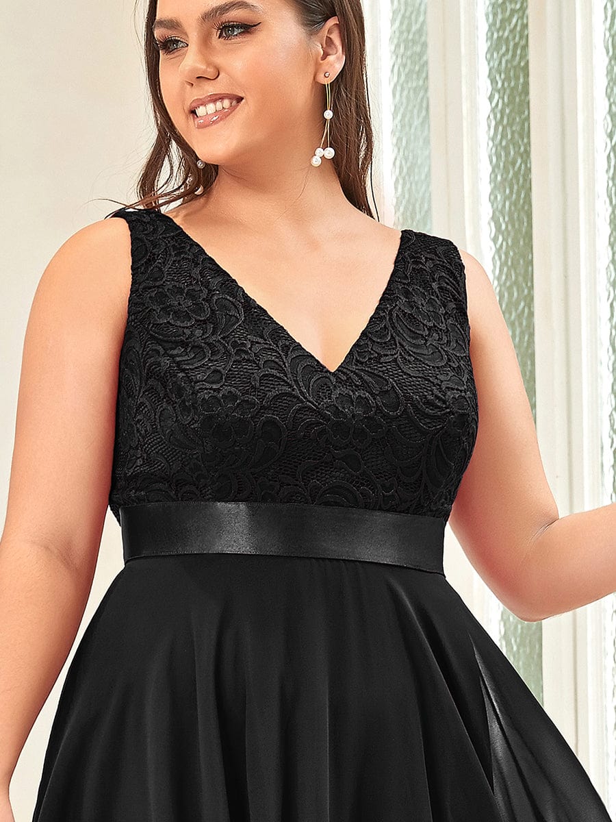 Plus Size Stunning V Neck Lace & Chiffon Prom Dress for Women #color_Black